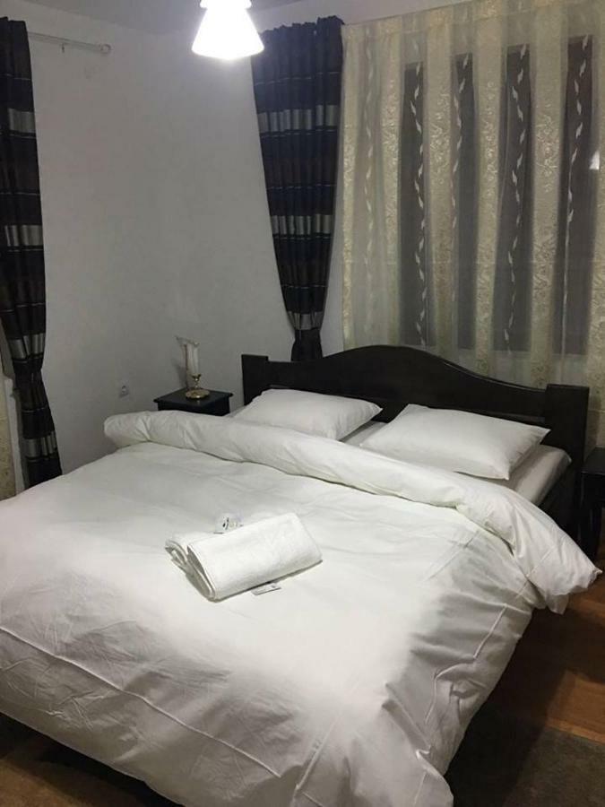 Pensiunea Medeea Hotel Pestis Bagian luar foto