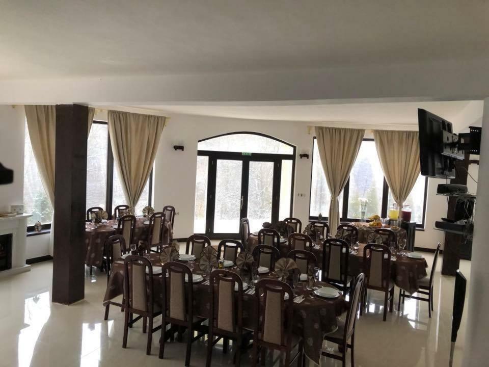 Pensiunea Medeea Hotel Pestis Bagian luar foto